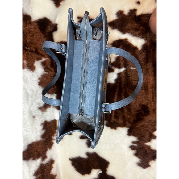 Wrangler Aztec Print Tote Bag Blue Faux Leather Western Concho Handbag NEW - Picture 6 of 6